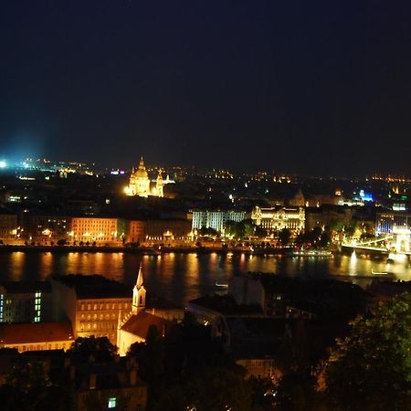 Luxurious Apartment With Balconies In Downtown Bp Budapest Exterior photo