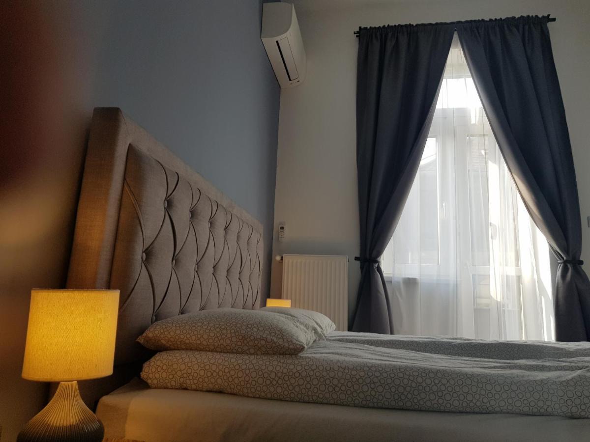 Luxurious Apartment With Balconies In Downtown Bp Budapest Exterior photo