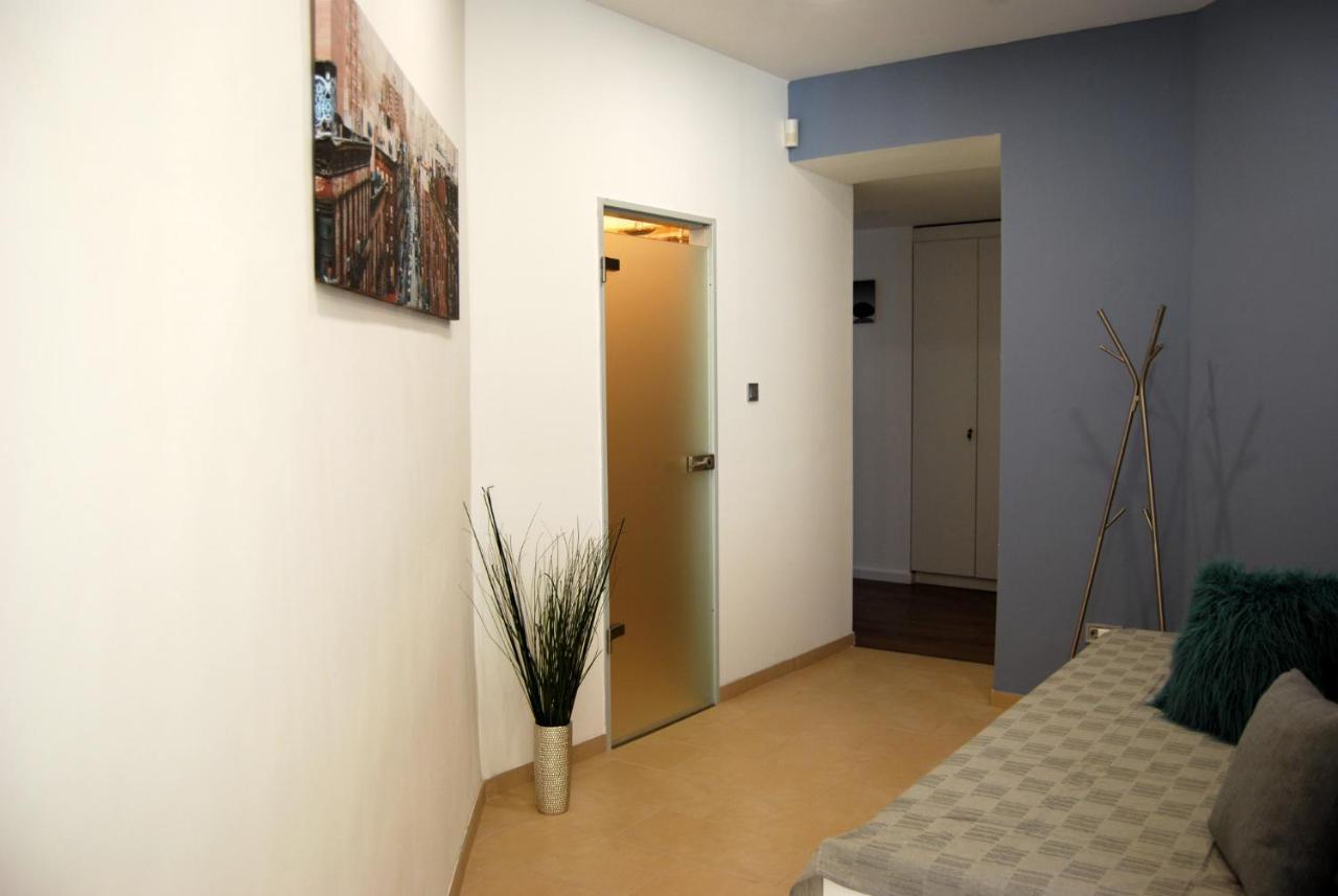 Luxurious Apartment With Balconies In Downtown Bp Budapest Exterior photo