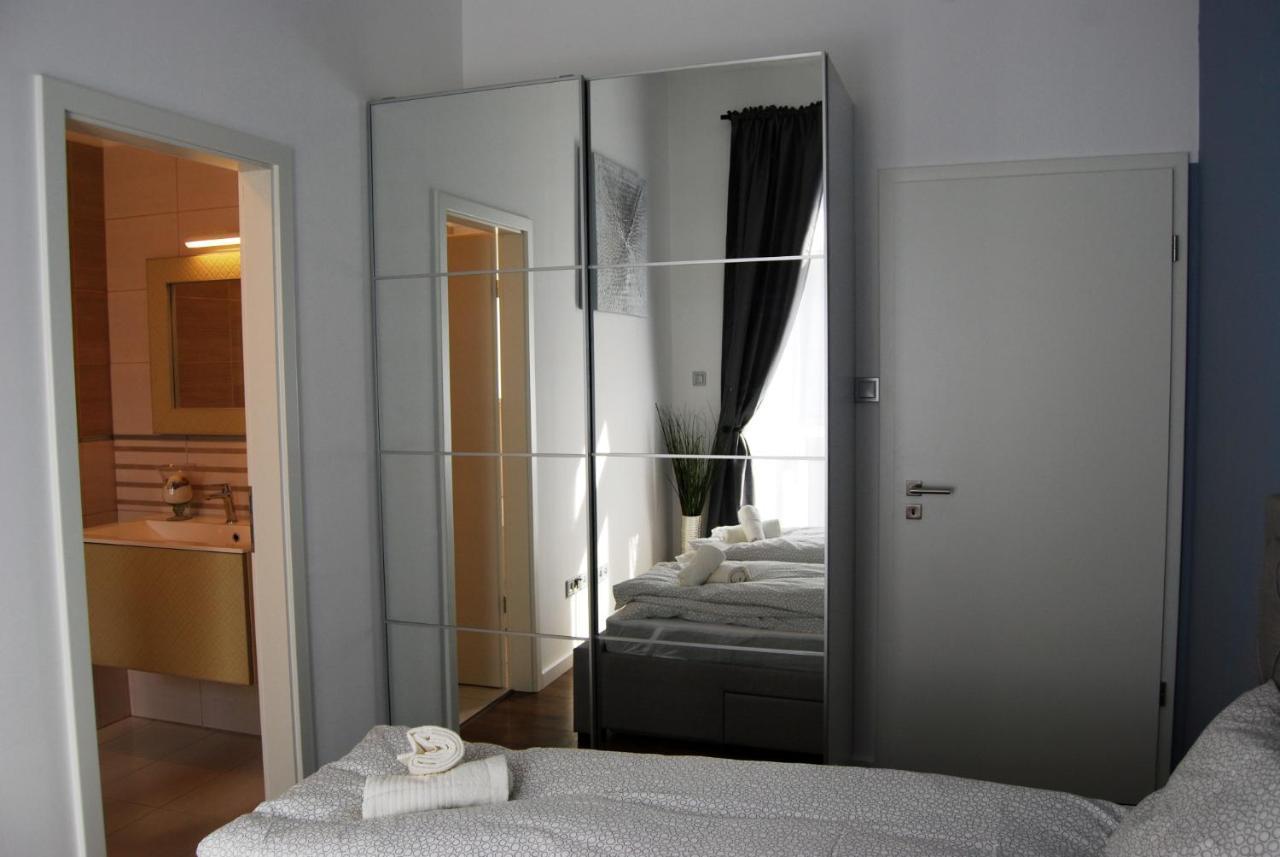 Luxurious Apartment With Balconies In Downtown Bp Budapest Exterior photo